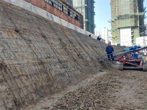 白玉建筑边坡支护