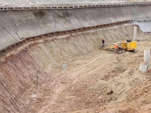 白玉基坑边坡加固